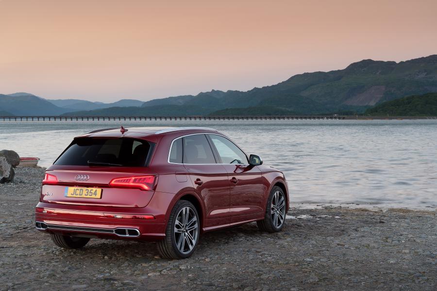  Audi SQ5 3.0 TFSI 2017 года  (UK) (фото 16 из 40)